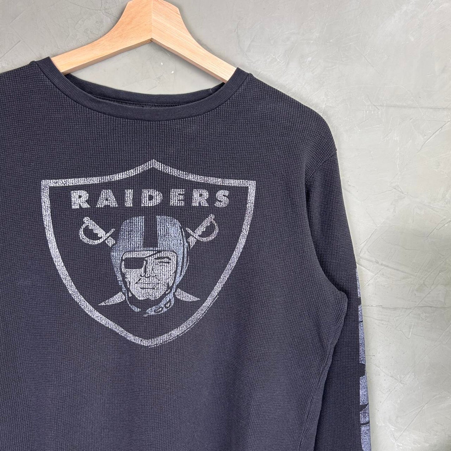 Medium Boxy Oakland Raiders Faded Thermal Longsleeve Shirt